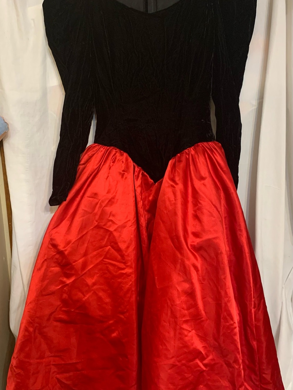 Black and Red Velvet Satin small women’s Dress - Elegant Party Gown